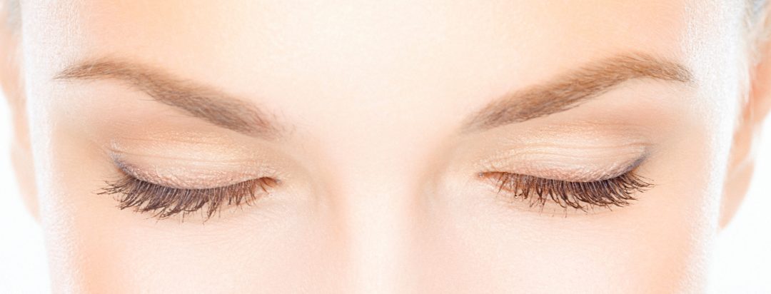 Perfekt geformte Augenbrauen – der Rahmen des Gesichts | BEAUTYnews